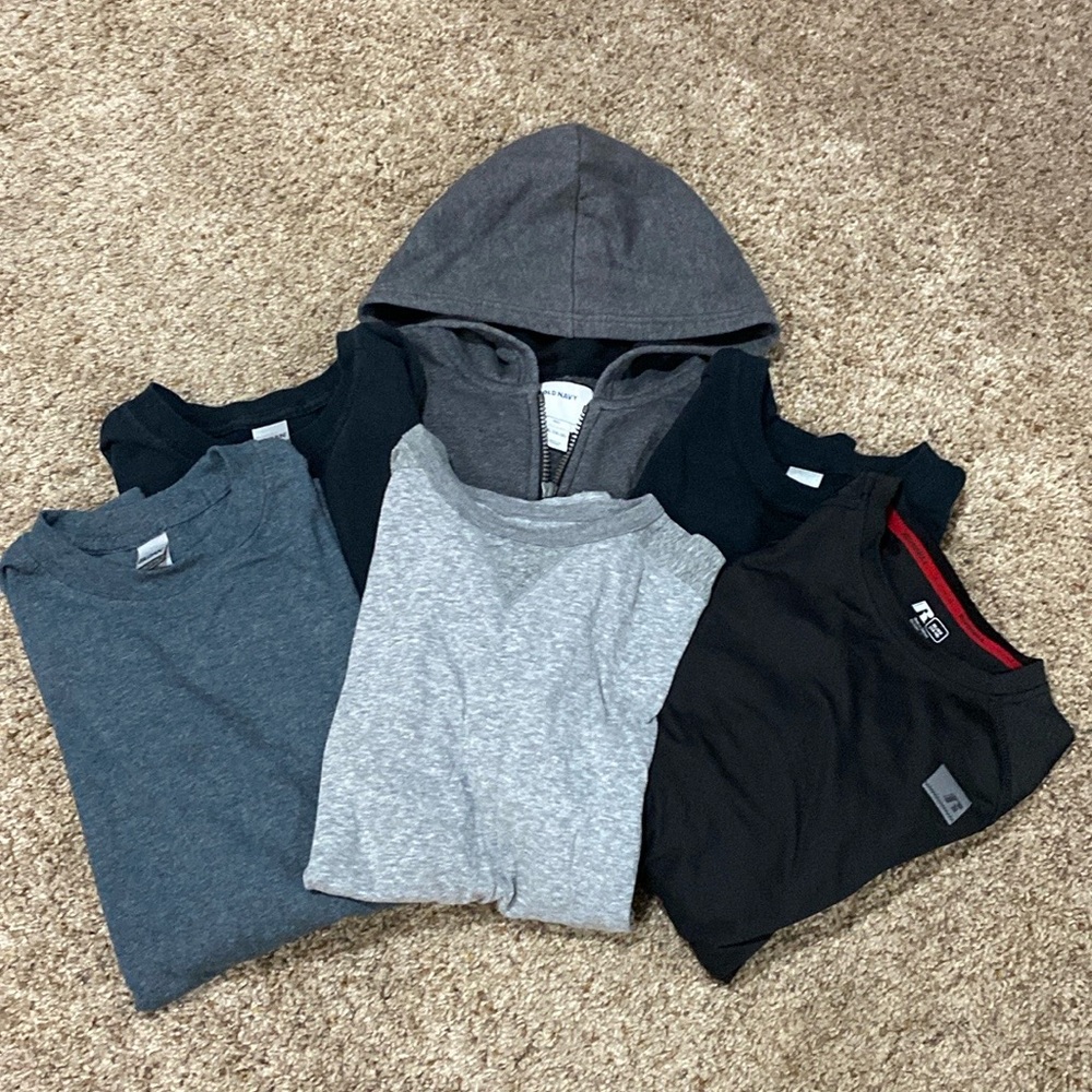 Bundle of 6 long sleeve boys hoodie and tees!